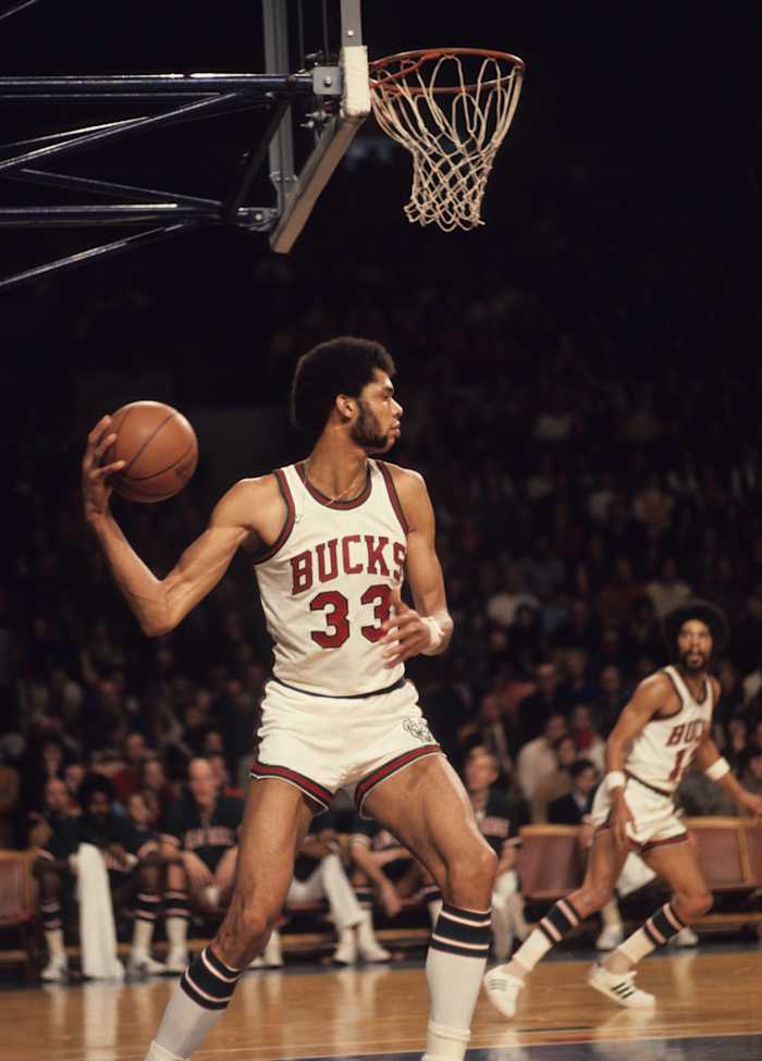 Milwaukee Bucks center Kareem Abdul-Jabbar (33)